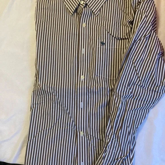 ✨ NWT Abercrombie & Fitch Muscle Fit Shirt ✨
🤍 Brown & White Vertical Stripes 🤍 - Picture 5 of 5